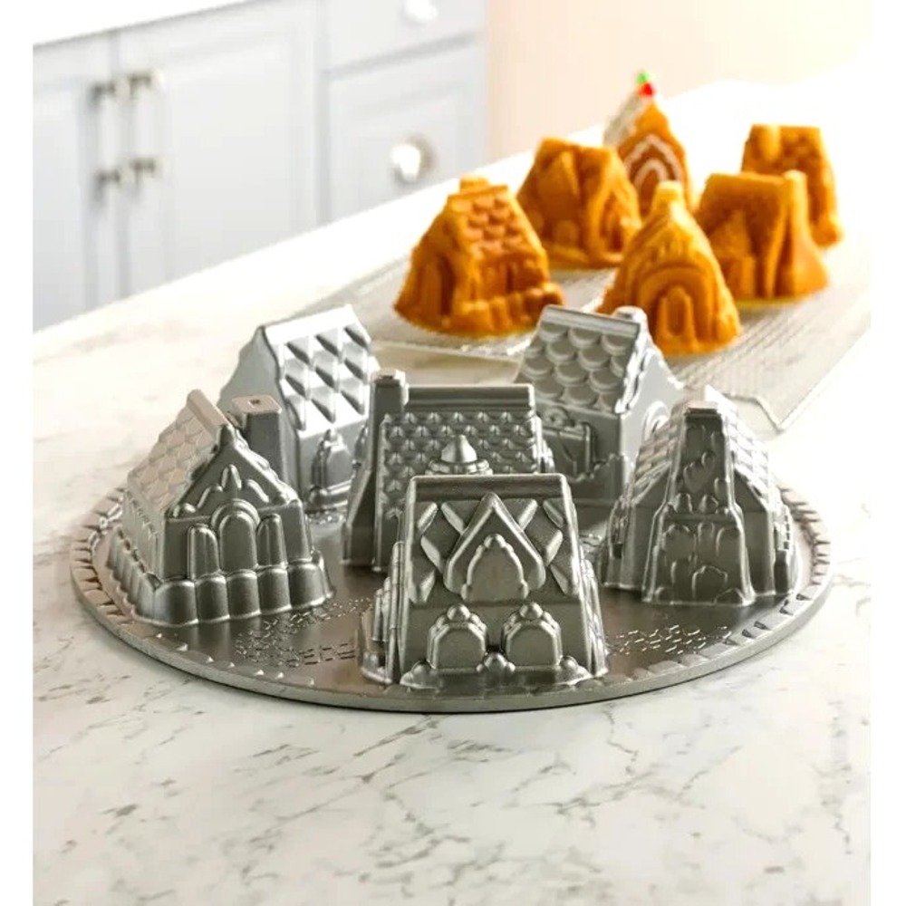 Nordic Ware Cozy Village Individual Cottage House Shaped Cake Pan 6-Cups NWT NEW